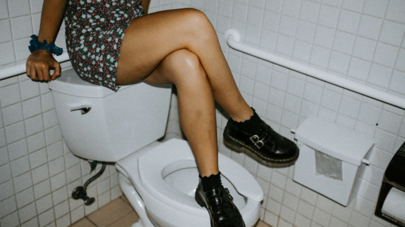 Want to Be Smarter and Stronger? Take a Dump First, Says Science!
