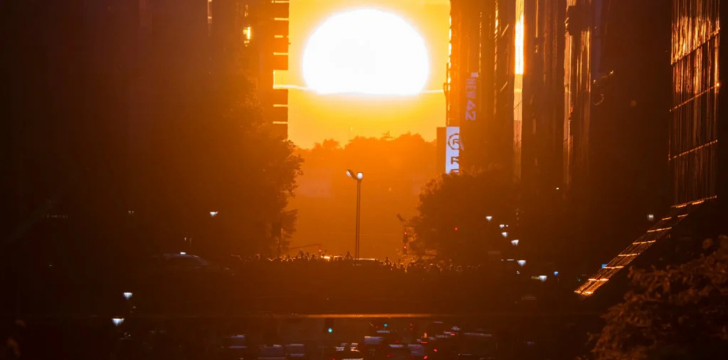 Manhattanhenge 2025 in New York City: The Sunset Spectacle of the Year