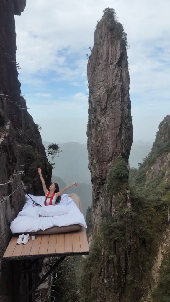 Brave Selfie Trend Goes Next Level with This Terrifying Cliffside Bed